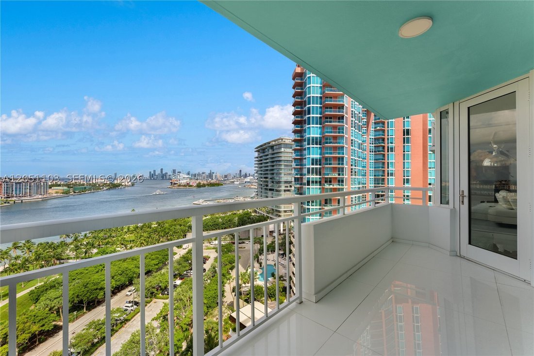 Condo in Miami Beach, Florida, United States 3 - 18403354