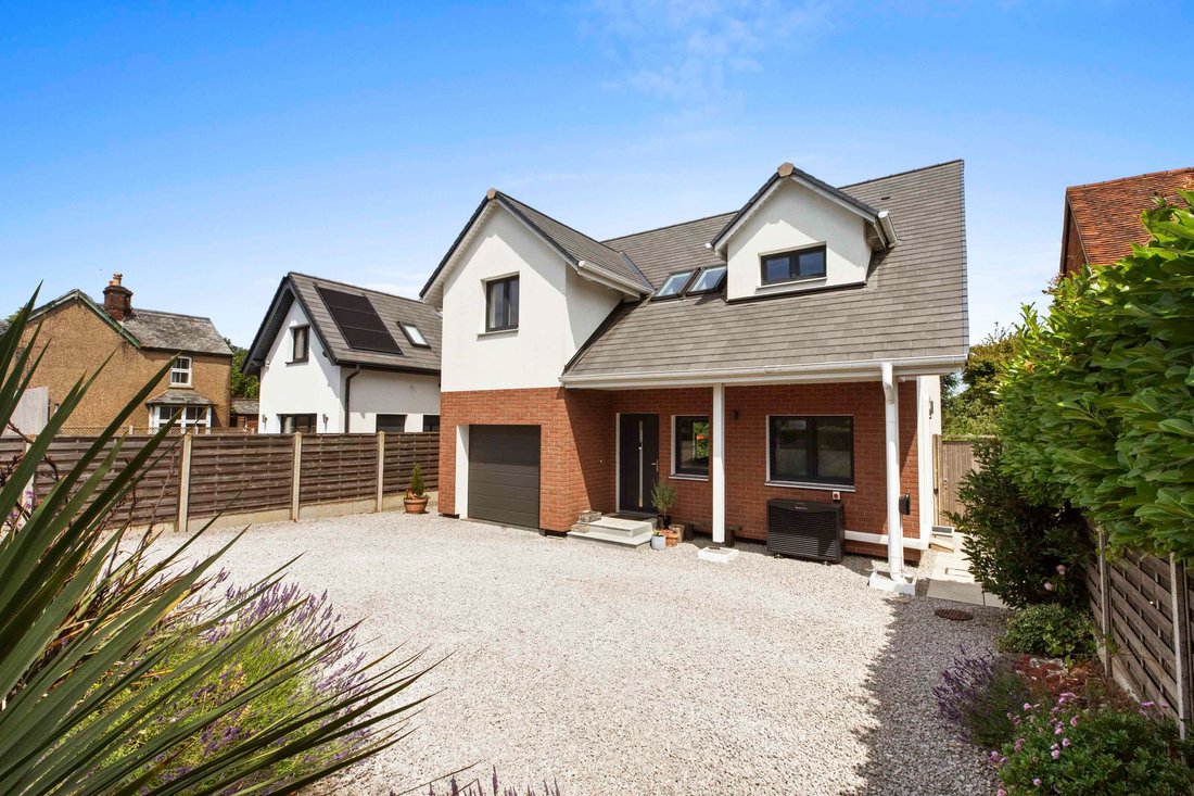 House in Naphill, England 1 - 17539775