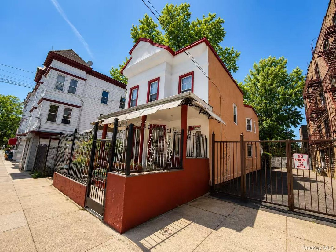 House in New York, New York, United States 3 - 18048230