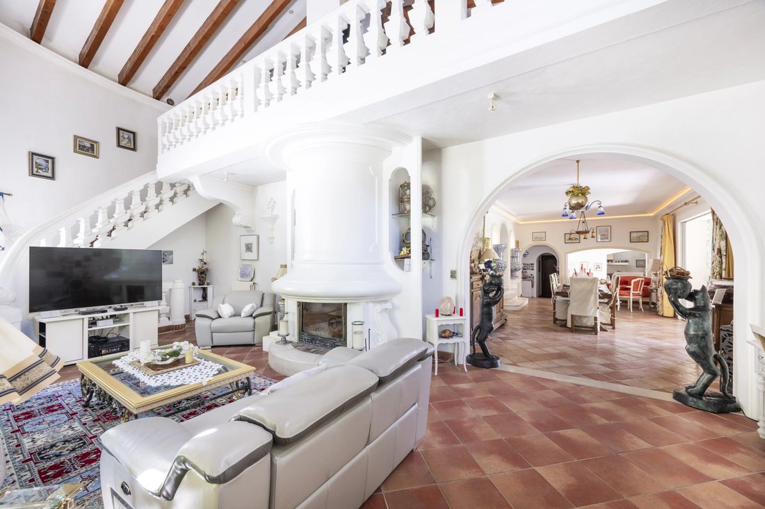 Villa in Saint-Laurent-du-Var, Provence-Alpes-Côte d'Azur, France 4 - 18404600