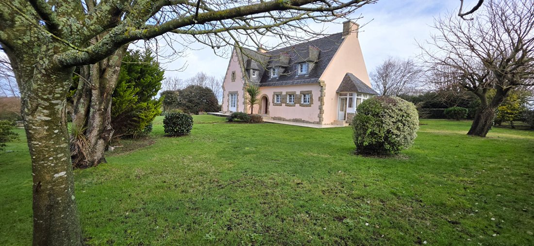 Villa in Plonévez-Porzay, Bretagne, Frankreich 2 - 18405847