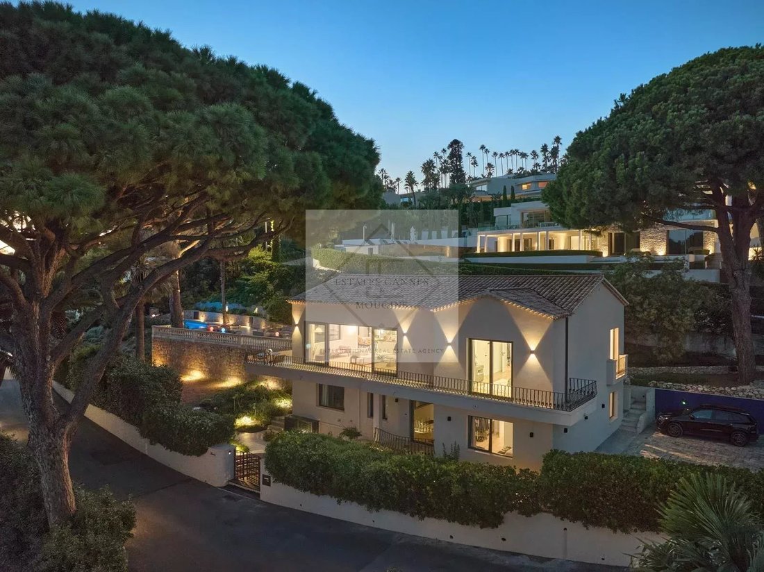 House in Cannes, Provence-Alpes-Côte d'Azur, France 1 - 14846183