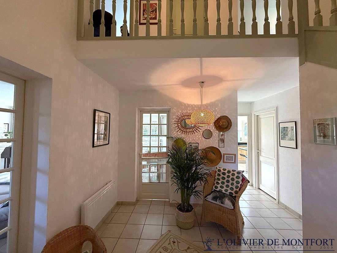 House in Montfort-l'Amaury, Ile-de-France, France 5 - 18404189
