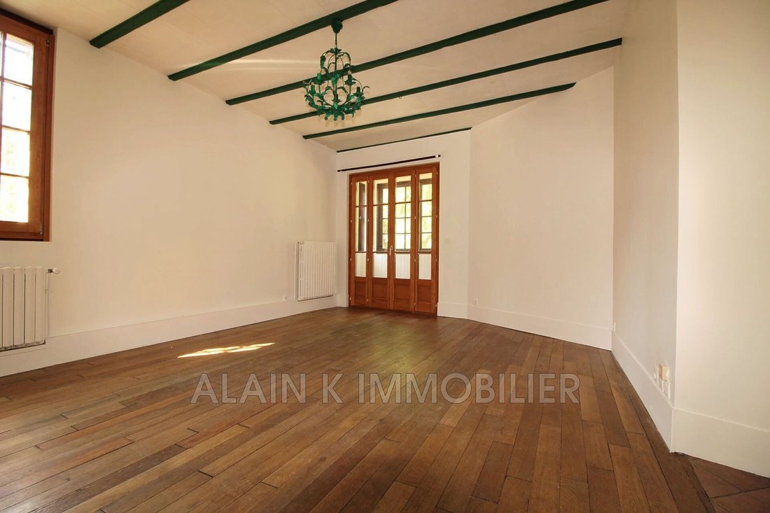 Villa in Pavé des Gardes, Chaville, France 3 - 18403675