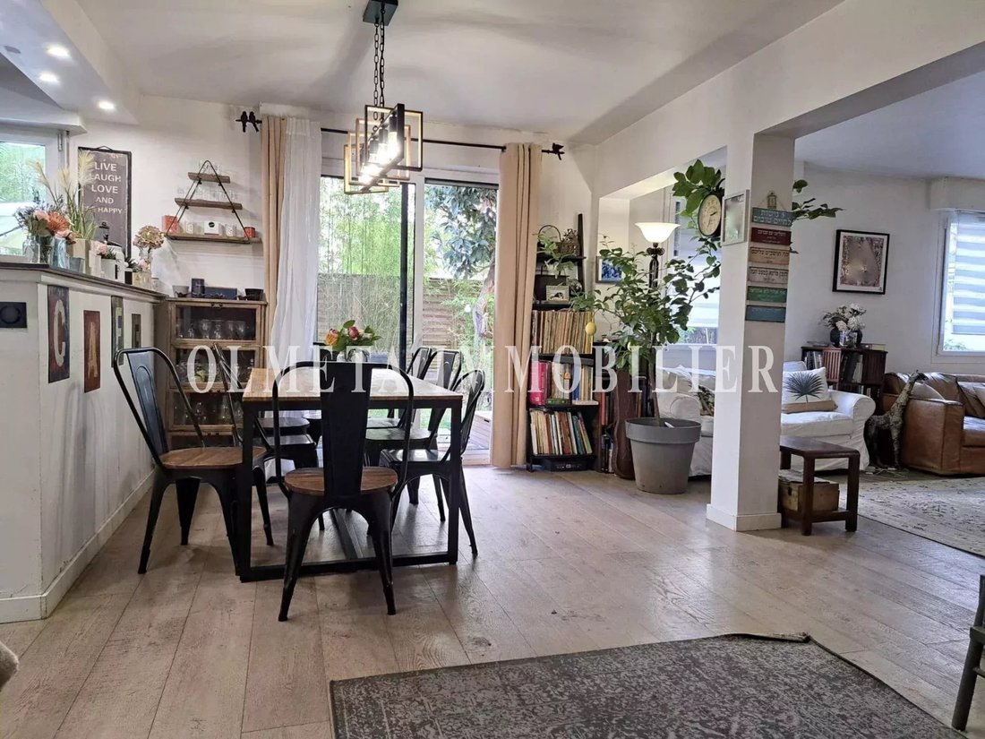 Apartment in Suresnes, Ile-de-France, France 1 - 14981182
