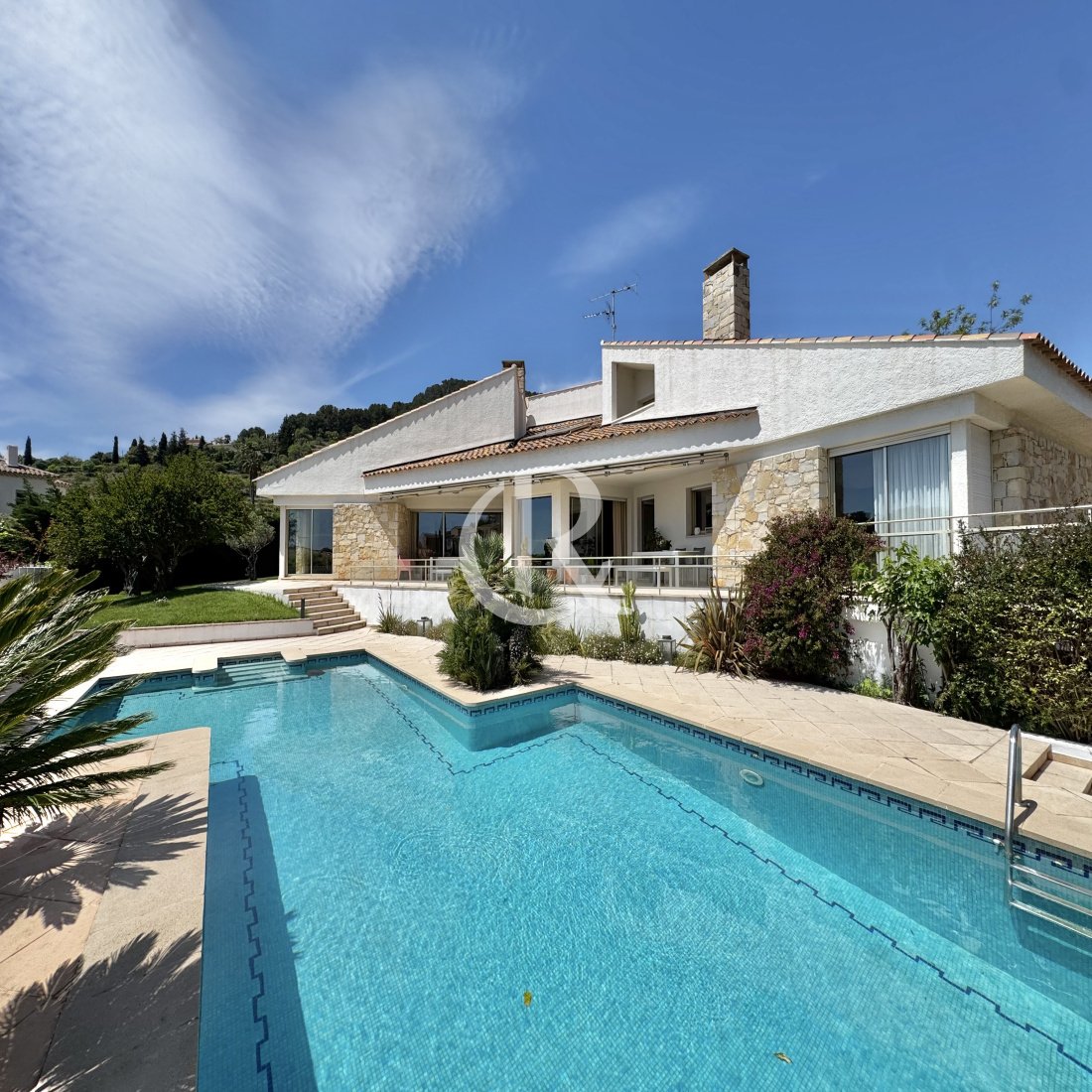Villa in Centre Ville, Carqueiranne, France 1 - 18403756