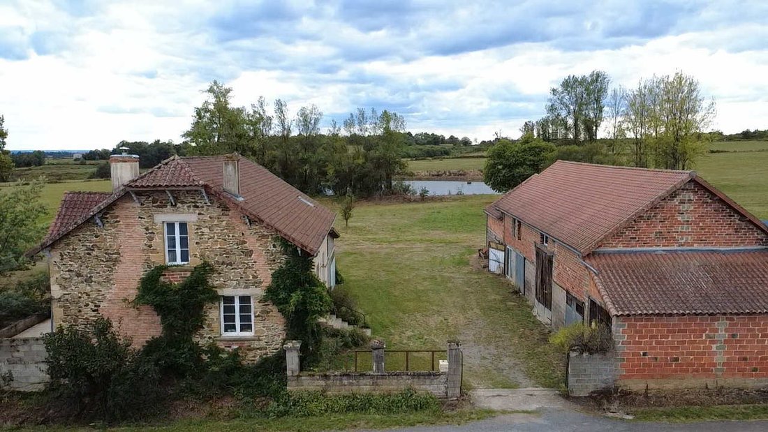Villa in Genis, Nouvelle-Aquitaine, France 2 - 18405410