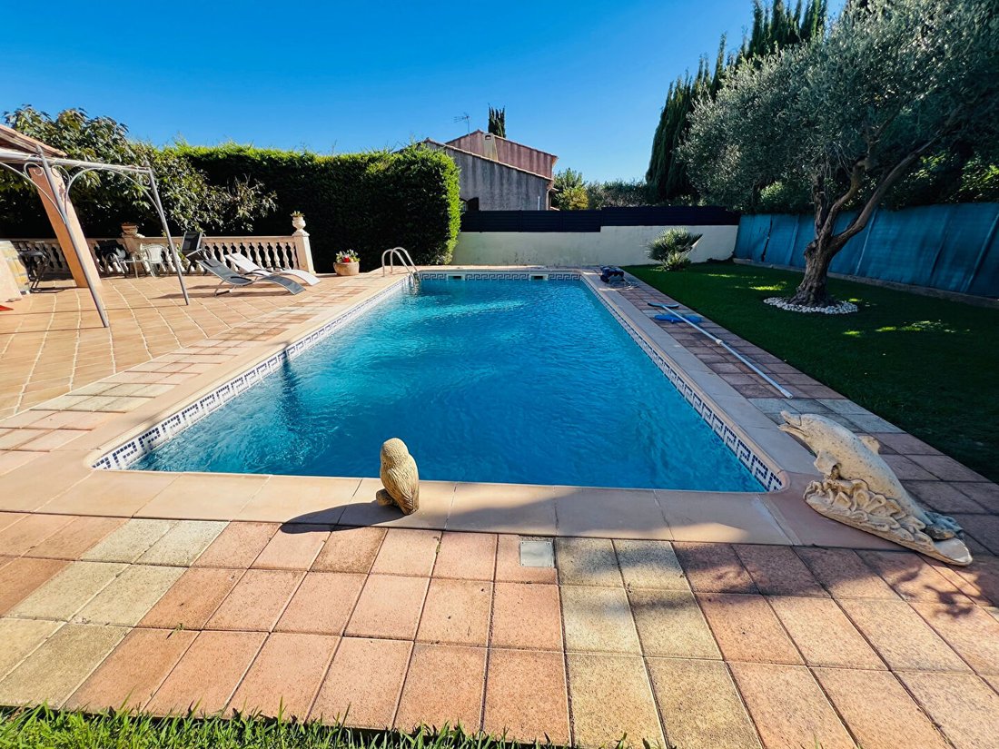 Villa in Zone d'Activité, Istres, France 3 - 18405664