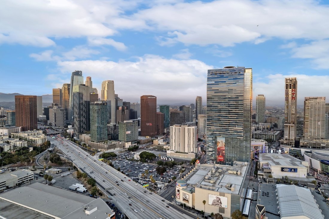 Appartement à Los Angeles, Californie, États-Unis 4 - 18404875