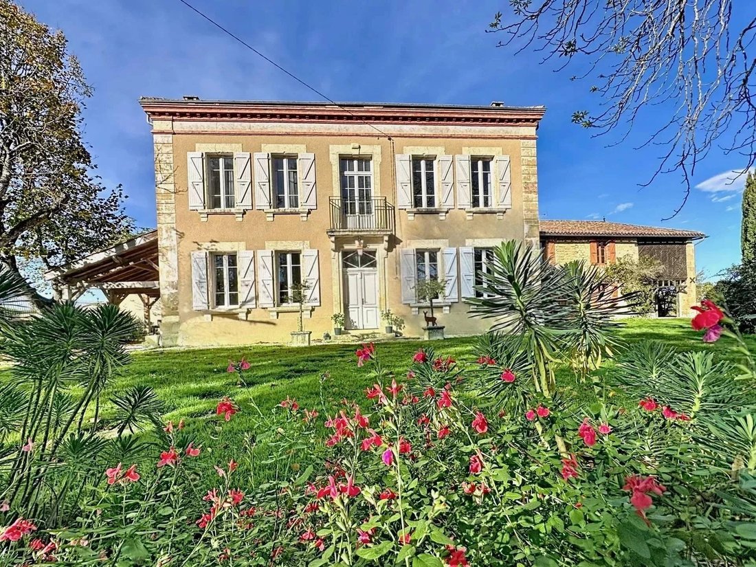 Estate in Masseube, Occitania, France 1 - 18404708