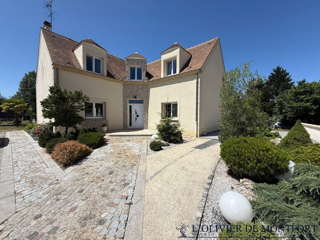 House in Les Essarts-le-Roi, Ile-de-France, France 3 - 18404246
