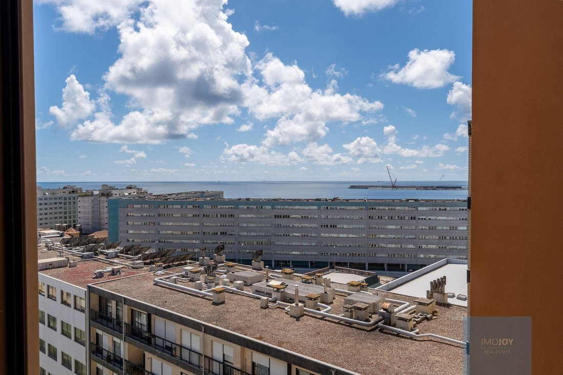 Apartment in Matosinhos e Leca da Palmeira, Porto District, Portugal 1 - 18404823