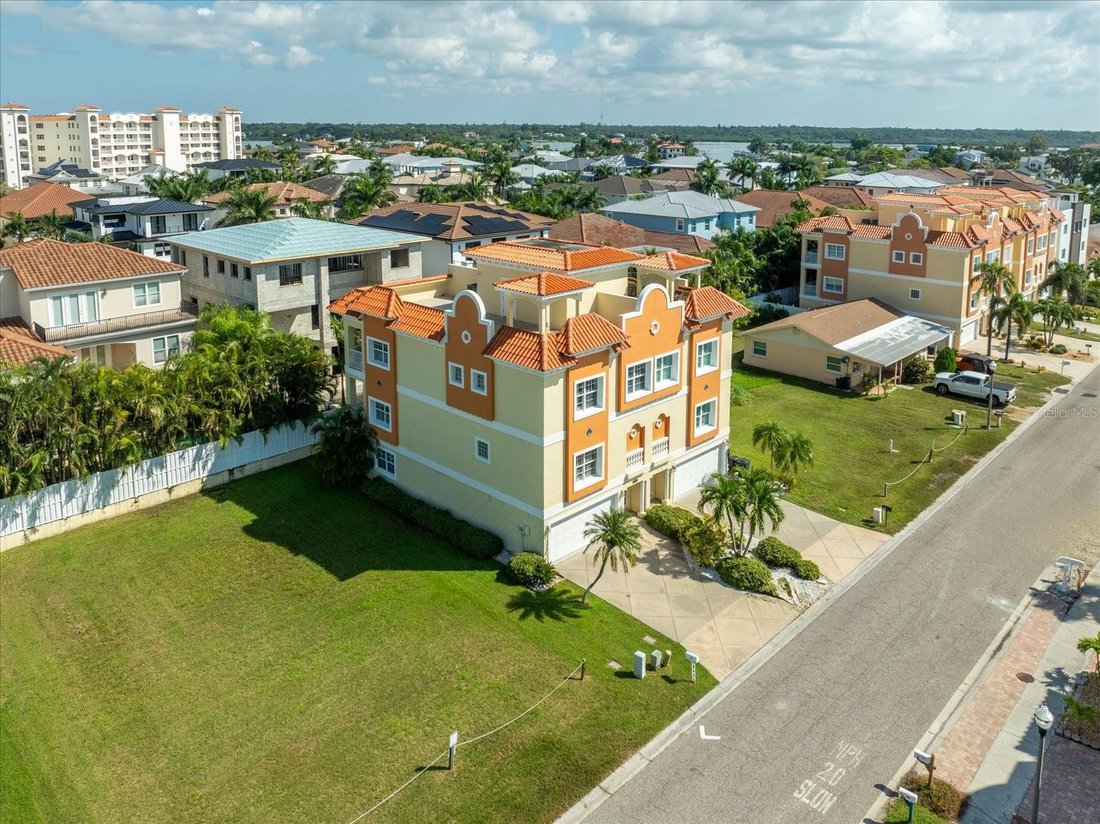 Townhouse in Madeira Beach, Florida, United States 1 - 18403310