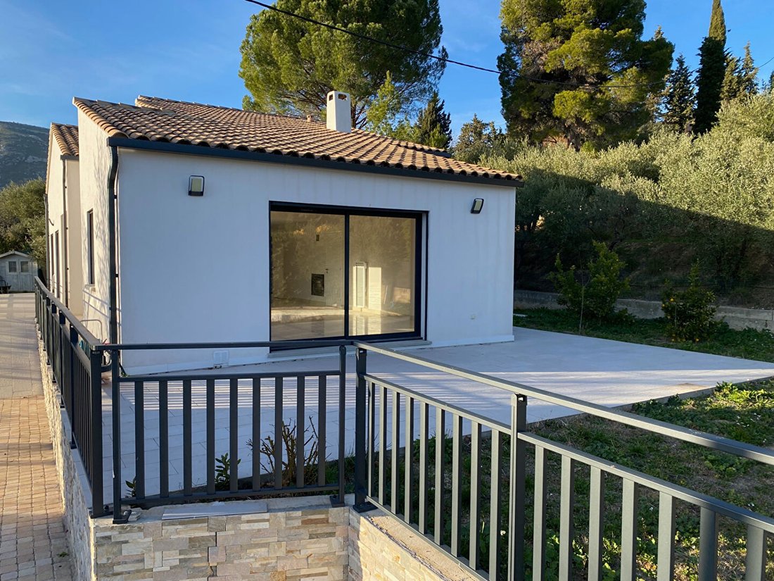 Villa in Lascours, Roquevaire, France 4 - 18405494