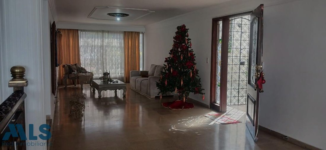 House in Medellín, Colombia 1 - 18403507