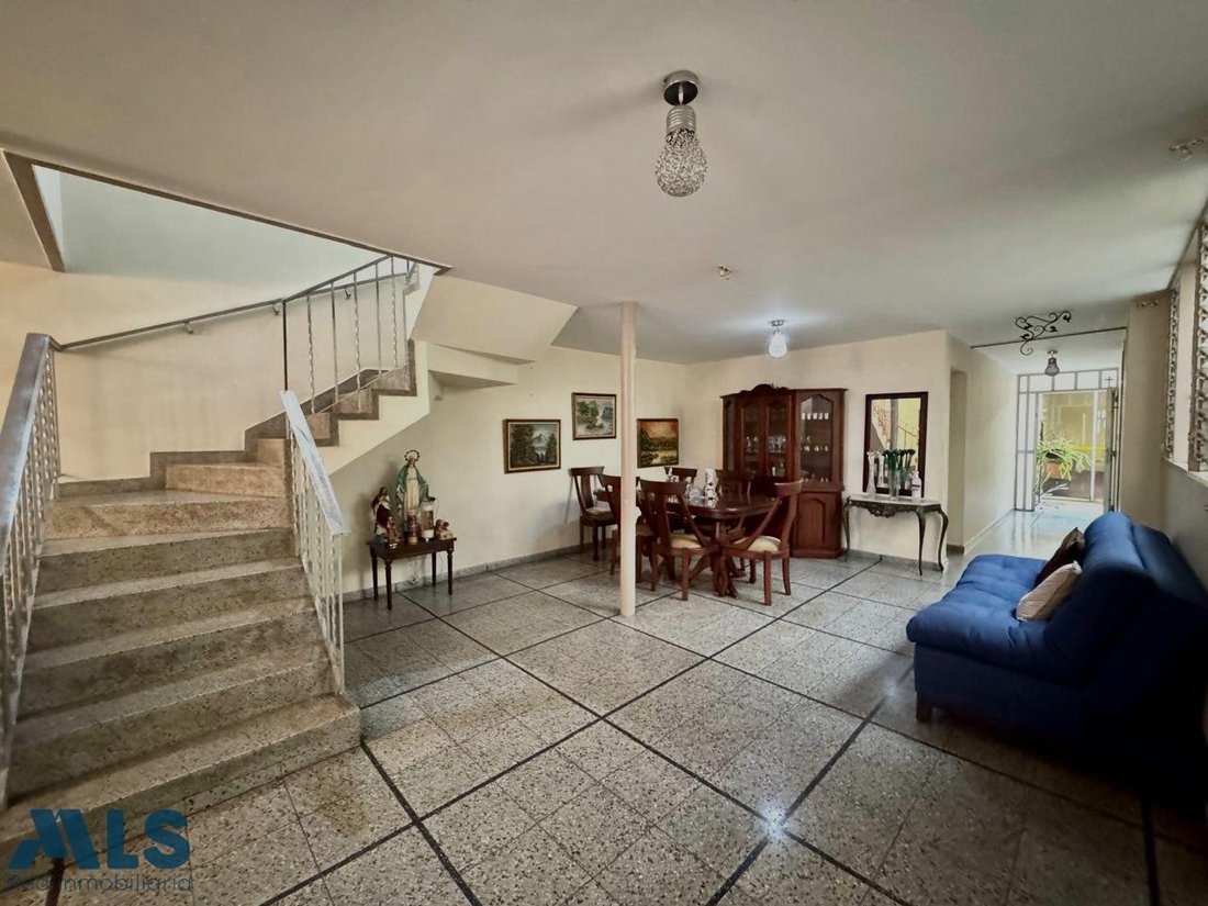 House in Medellín, Antioquia, Colombia 1 - 18403590