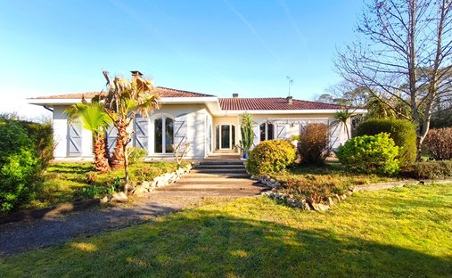 Villa in Riviere-Saas-et-Gourby, Nouvelle-Aquitaine, France 1