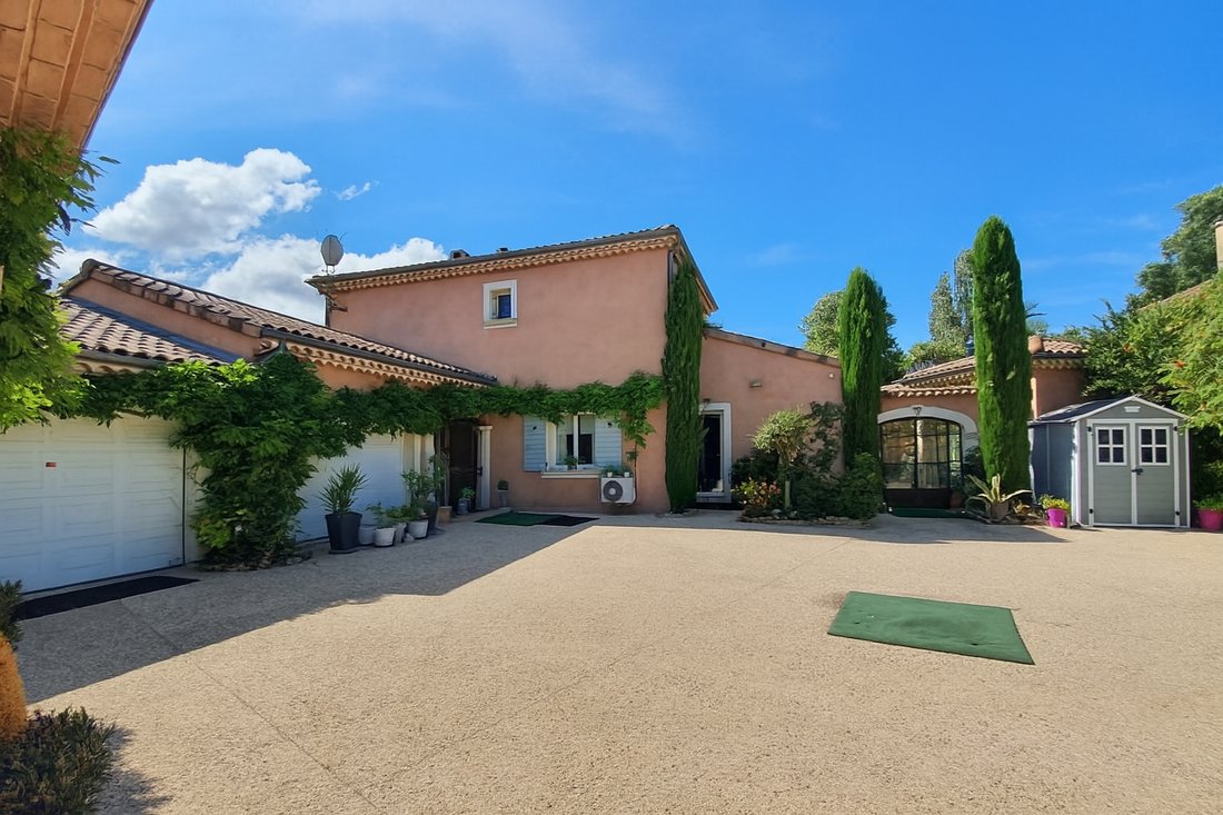Villa in Montboucher-sur-Jabron, Auvergne-Rhône-Alpes, France 4 - 18405947