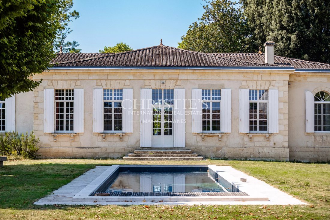 Estate in Podensac, Nouvelle-Aquitaine, France 2 - 18405023