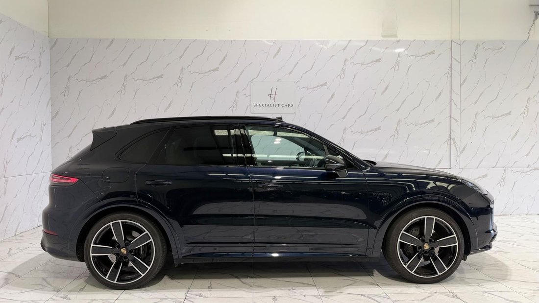 Suv in Ruislip, United Kingdom 5 - 18352578