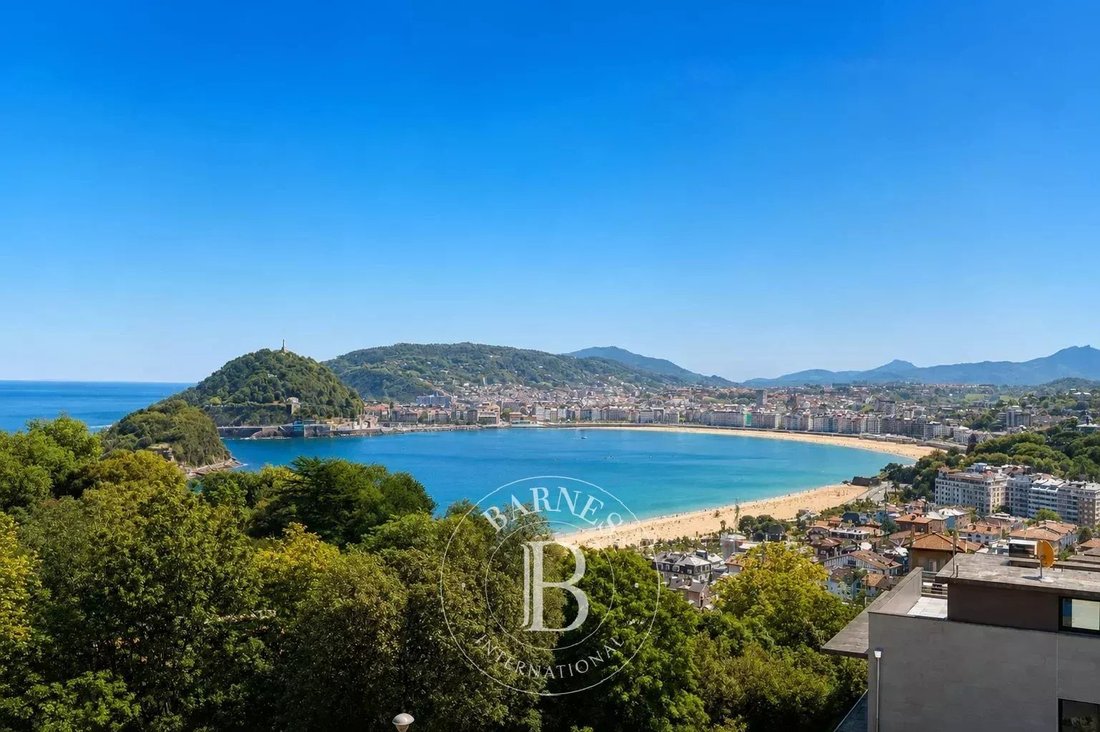 Townhouse in Mendebaldea, Donostia-San Sebastian, Spain 1 - 18405166