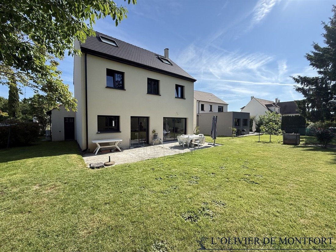 Maison à Montfort-l'Amaury, Île-de-France, France 1 - 18404176