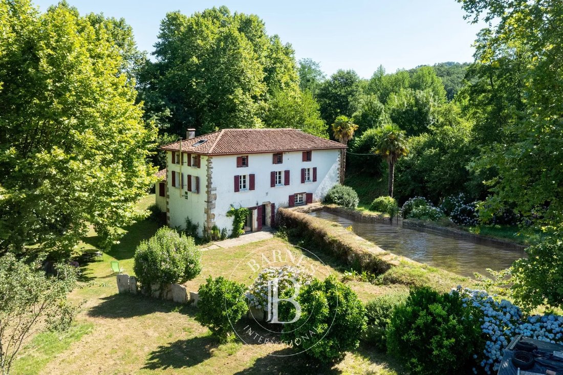 House in Saint-Pée-sur-Nivelle, Nouvelle-Aquitaine, France 1 - 18405171