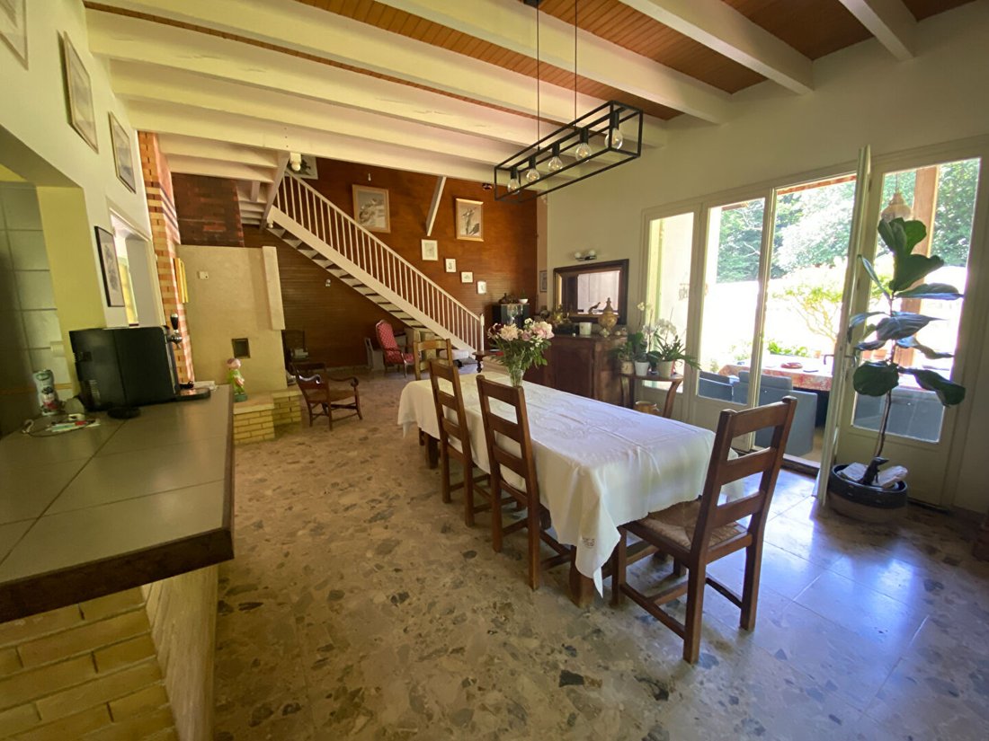 Villa in Blasimon, Nouvelle-Aquitaine, France 4 - 18405979