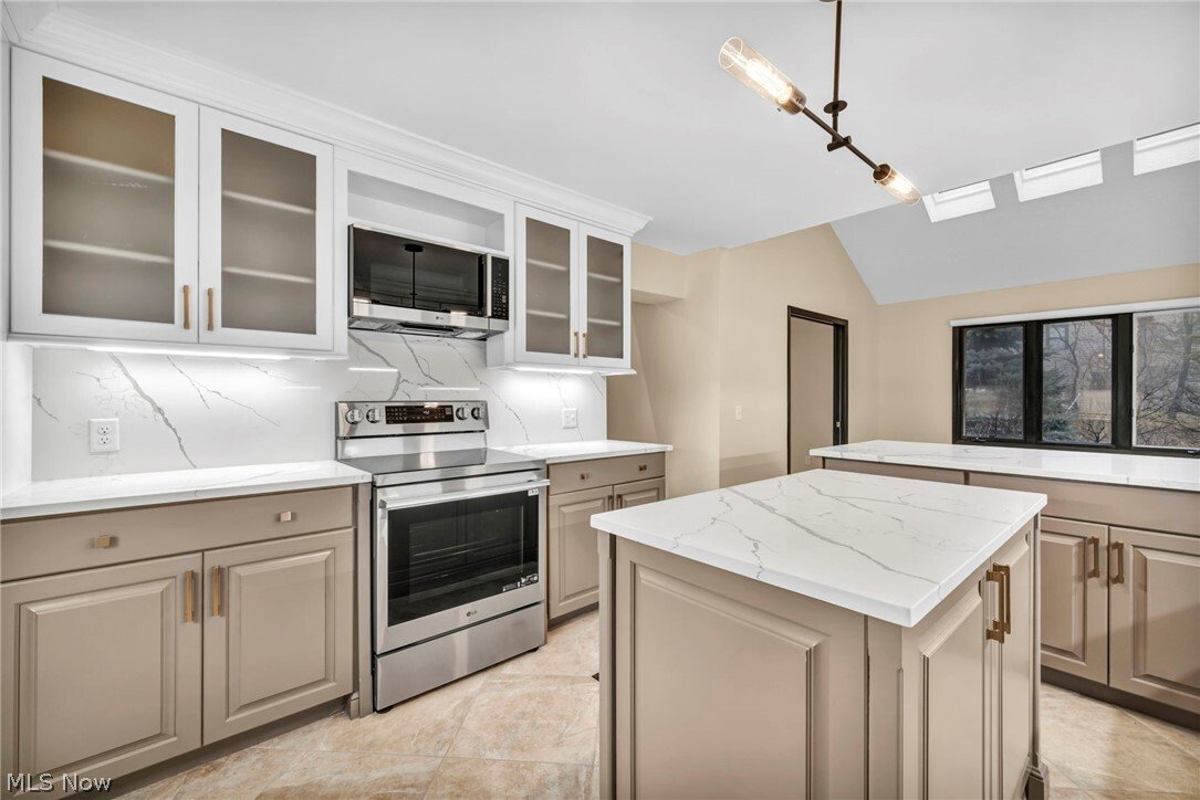 House in Shaker Heights, Ohio, United States 4 - 18402824