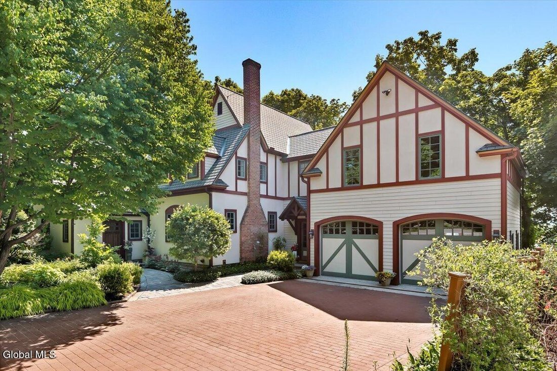 House in Saratoga Springs, New York, United States 2 - 18402826