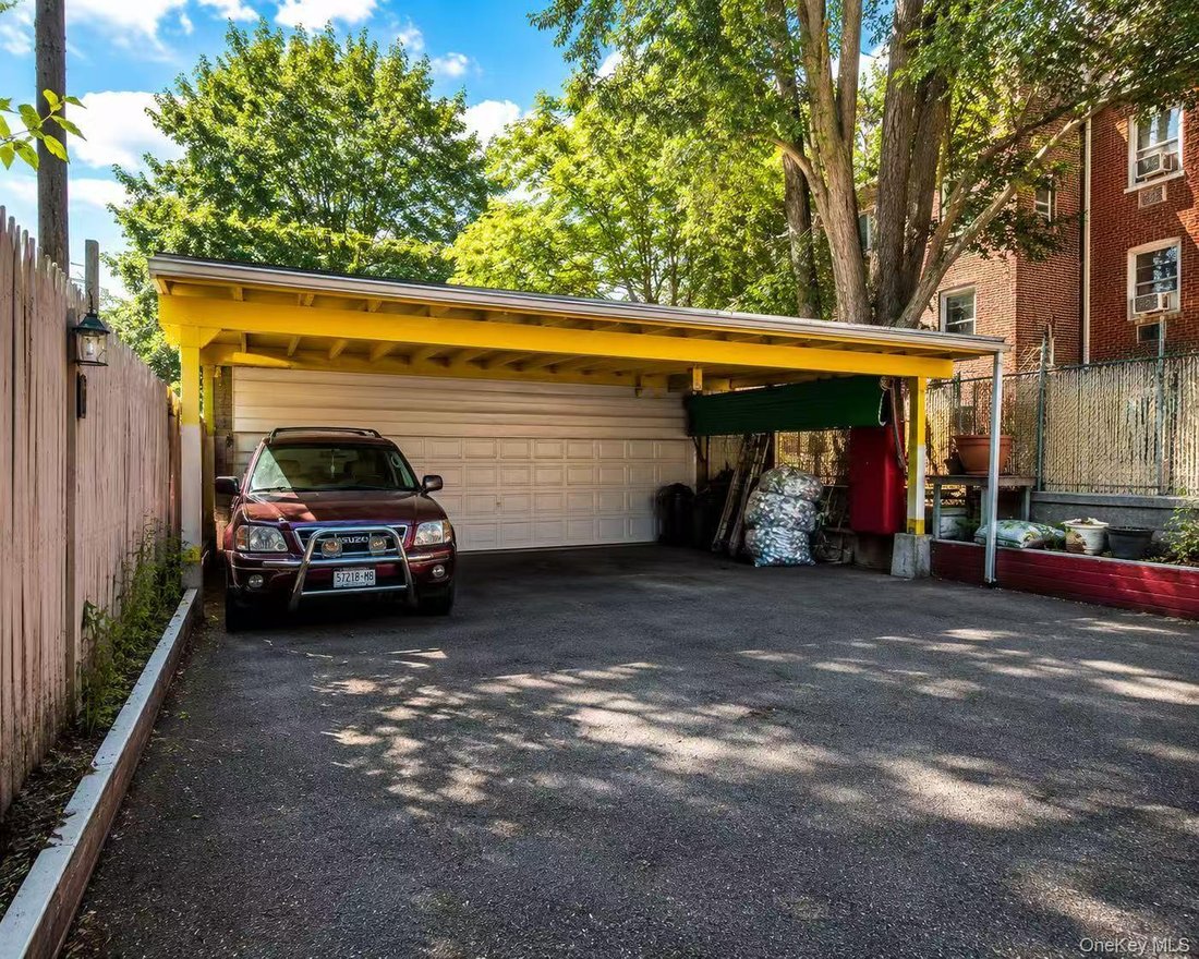 House in New York, New York, United States 5 - 18048230
