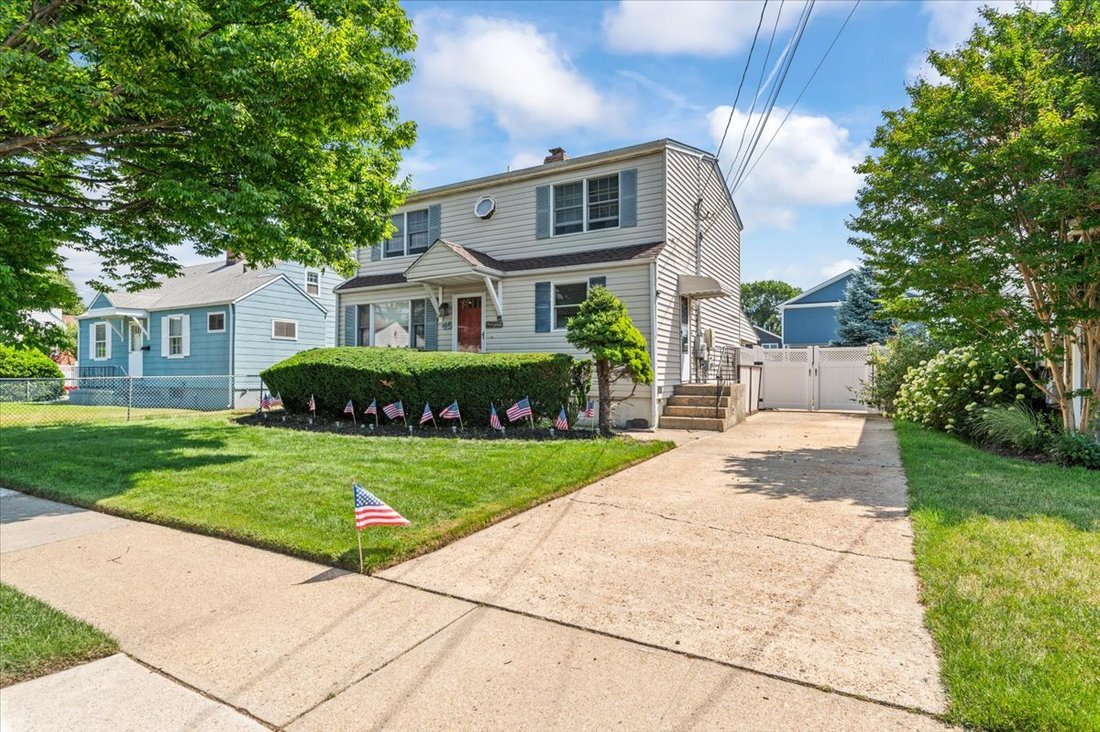 House in Bethpage, New York, United States 2 - 18406130