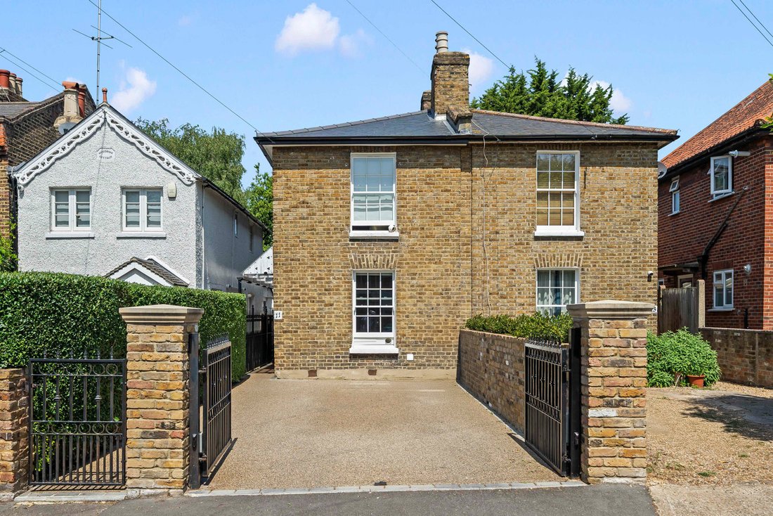 House in Kingston Upon Thames, Royal Borough of Kingston upon Thames, England 1 - 18404621