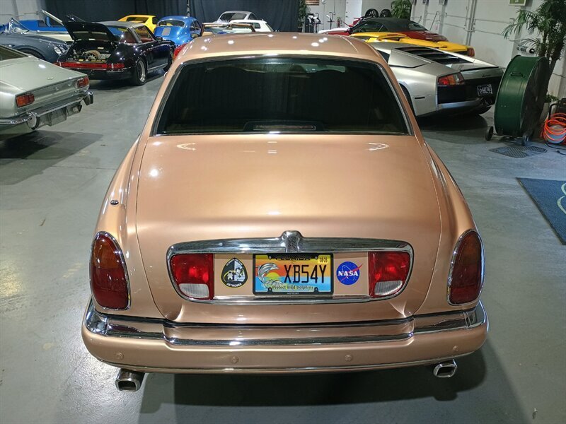 Sedan in Boca Raton, FL, United States 5 - 18416205