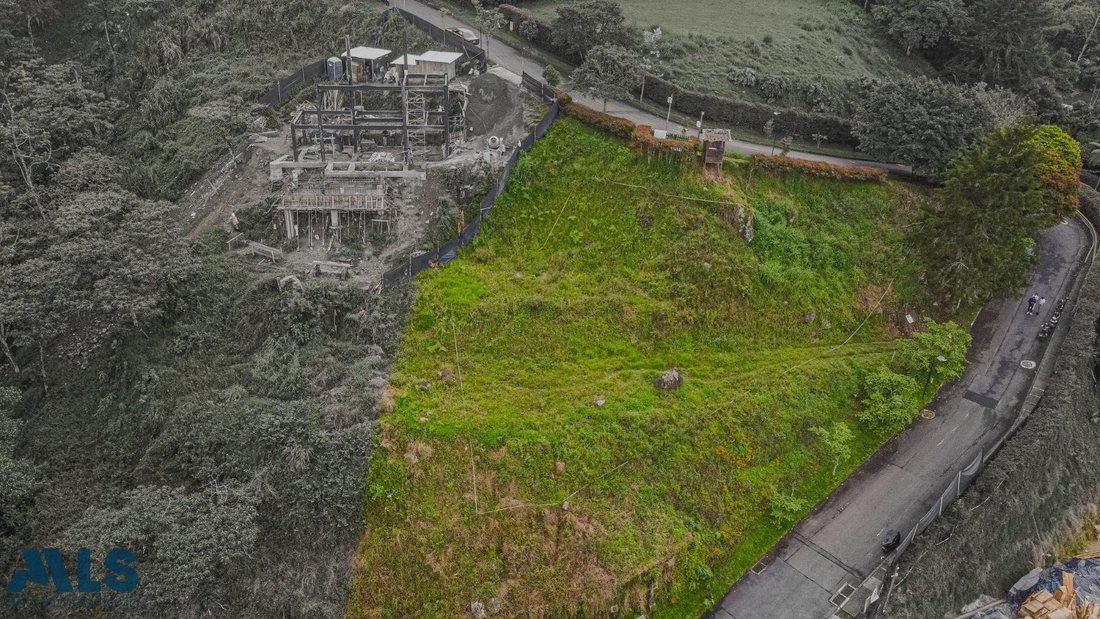Land in Santa Elena, Antioquia, Colombia 1 - 18403729