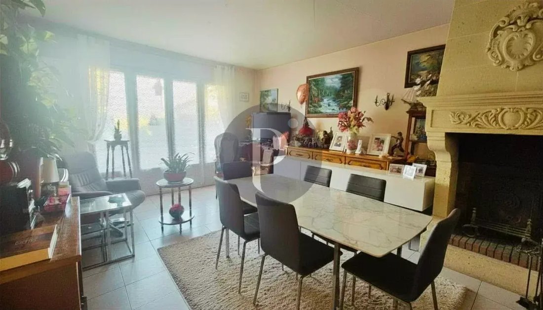 House in Vitry-sur-Seine, Ile-de-France, France 1 - 17562743