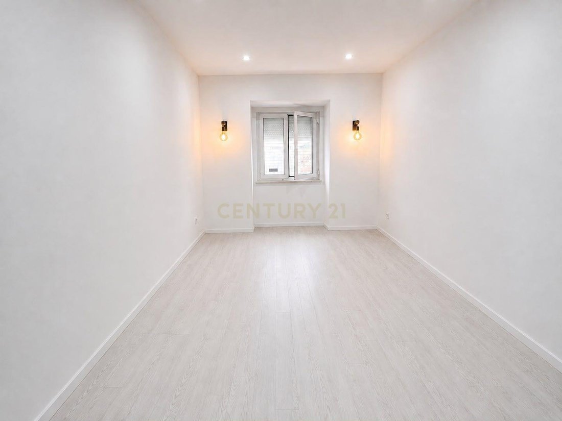 Apartment in Sao Domingos de Benfica, Lisbon, Portugal 5 - 18123520