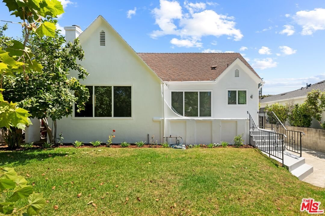 Los Angeles, California, United States 2 - 18409142