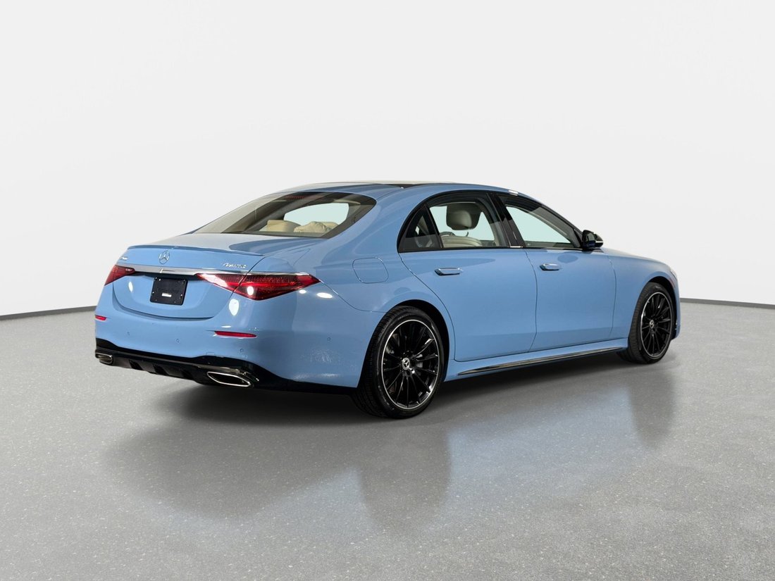 Sedan in Pompano Beach, FL, United States 3 - 18414011