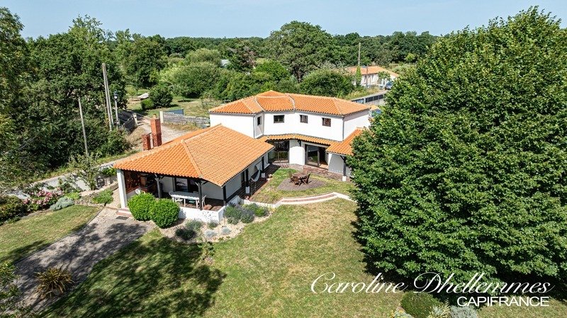 House in Les Sables-d'Olonne, Pays de la Loire, France 1 - 18414512