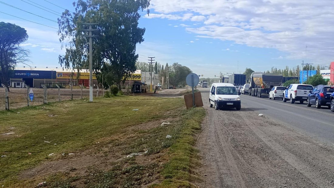 Land in Cipolletti, Río Negro, Argentina 4 - 18406597