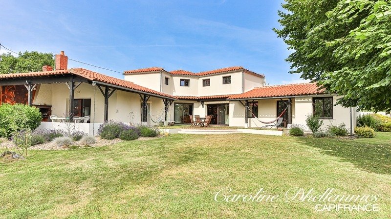 House in Les Sables-d'Olonne, Pays de la Loire, France 3 - 18414512