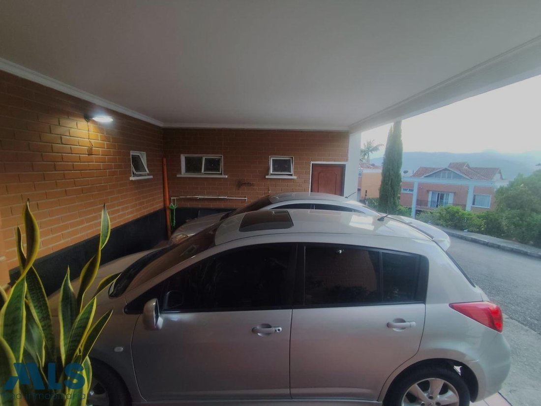 House in Medellín, Antioquia, Colombia 3 - 18403539
