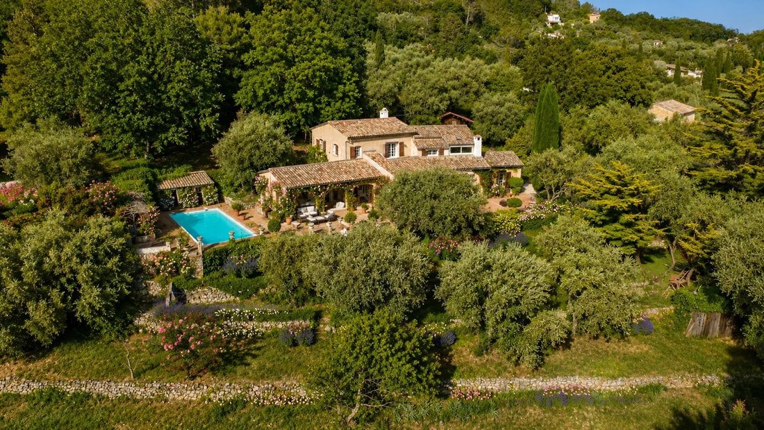 Villa in Tourrettes-sur-Loup, Provence-Alpes-Côte d'Azur, France 2 - 18406884
