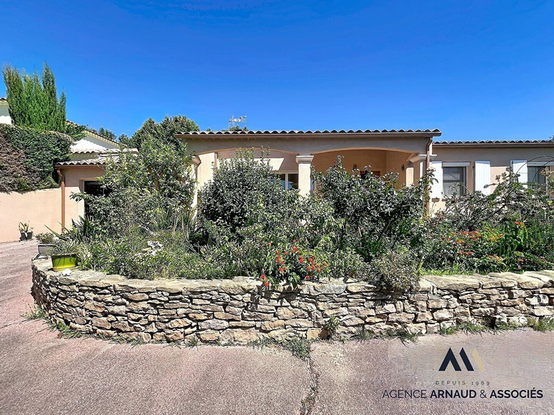 House in Saint-Cyr-sur-Mer, Provence-Alpes-Côte d'Azur, France 1 - 18404010