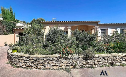 House in Saint-Cyr-sur-Mer, Provence-Alpes-Côte d'Azur, France 1