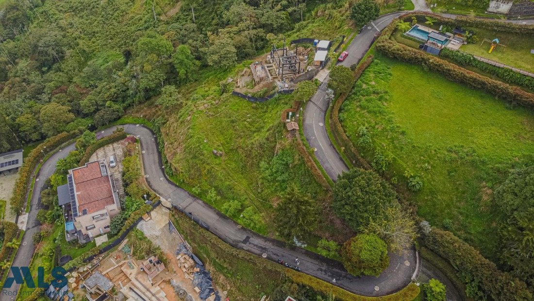 Land in Santa Elena, Antioquia, Colombia 4 - 18403729