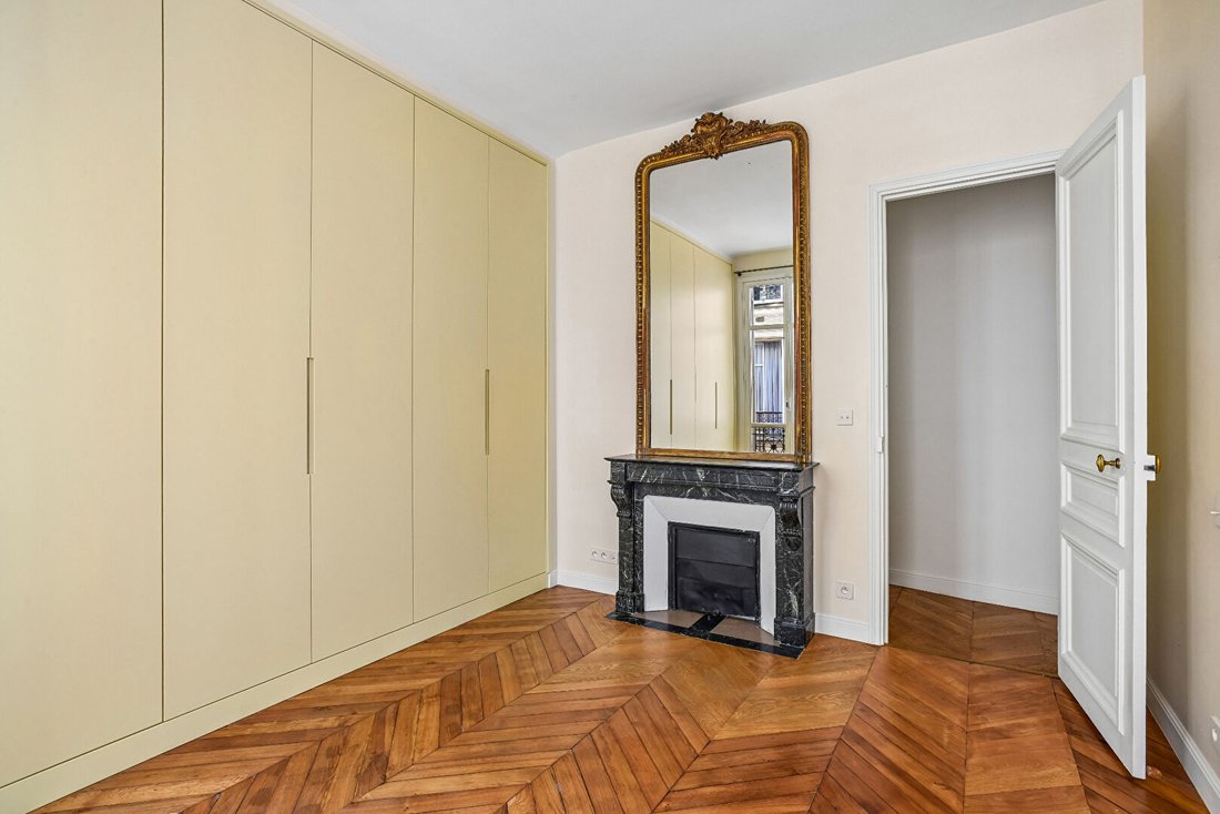 Apartment in Lorette-Martyrs, Paris 9e Arrondissement, Paris 3 - 18403801