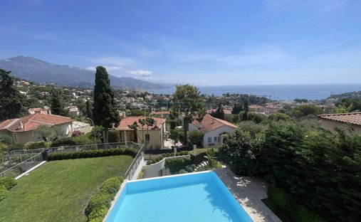 Villa in Village-Cros de Caste-Coupiere-Mont Gros, Roquebrune-Cap-Martin, France 1