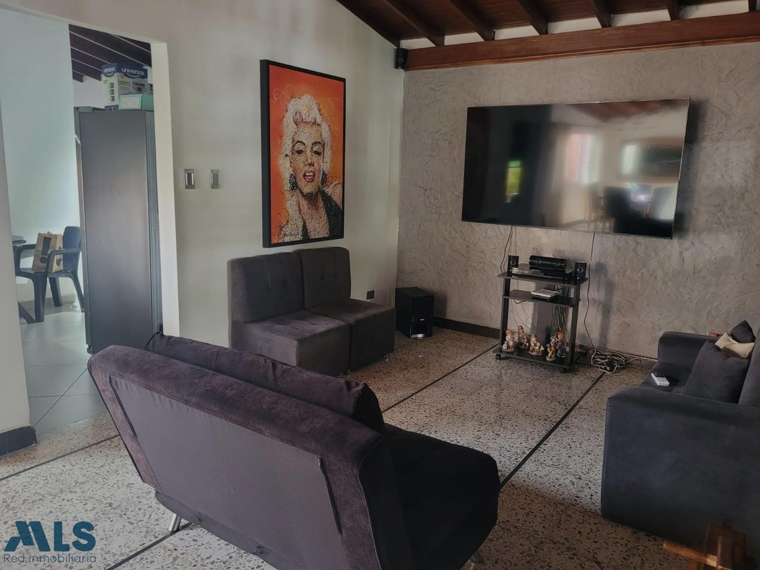 House in Medellín, Colombia 5 - 18403409